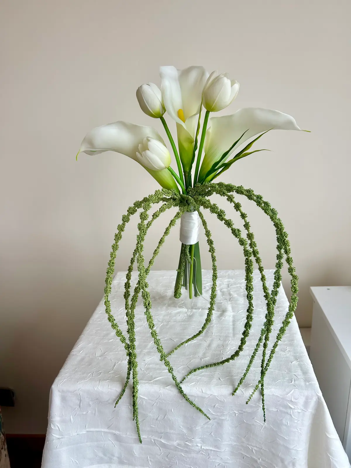 Islak Dokulu Premium Gala Lale Amaranthus Gelin Buketi - Görsel 2