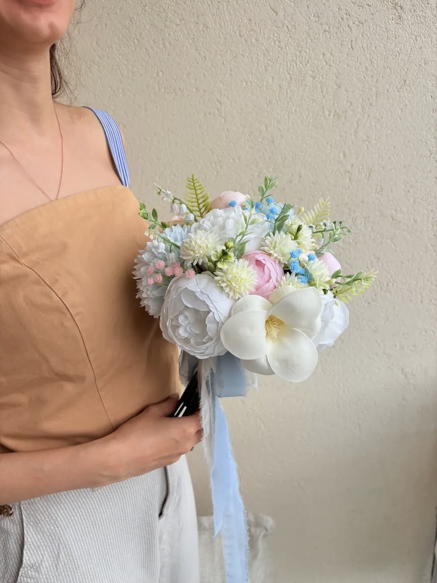 Soft Mavi Pembe Detaylı Manolya Şakayık Buketi - Görsel 3
