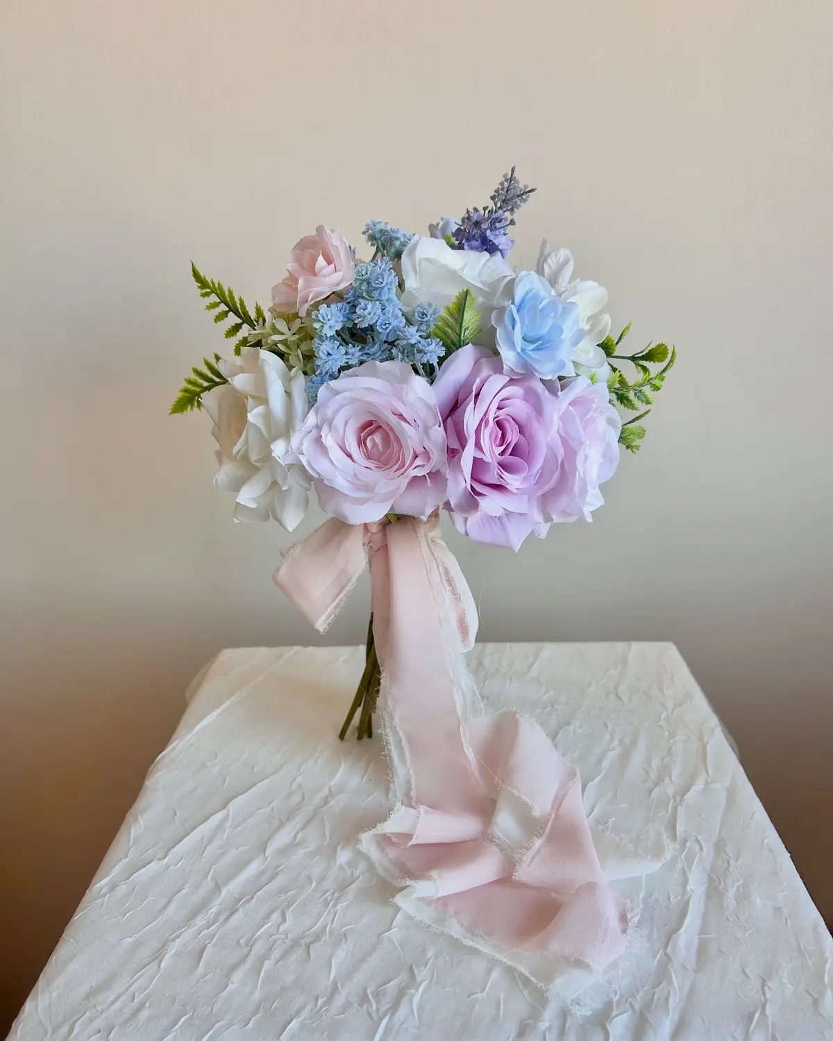 Soft Tonlarda Renkli Gül Gelin Buketi - Görsel 2