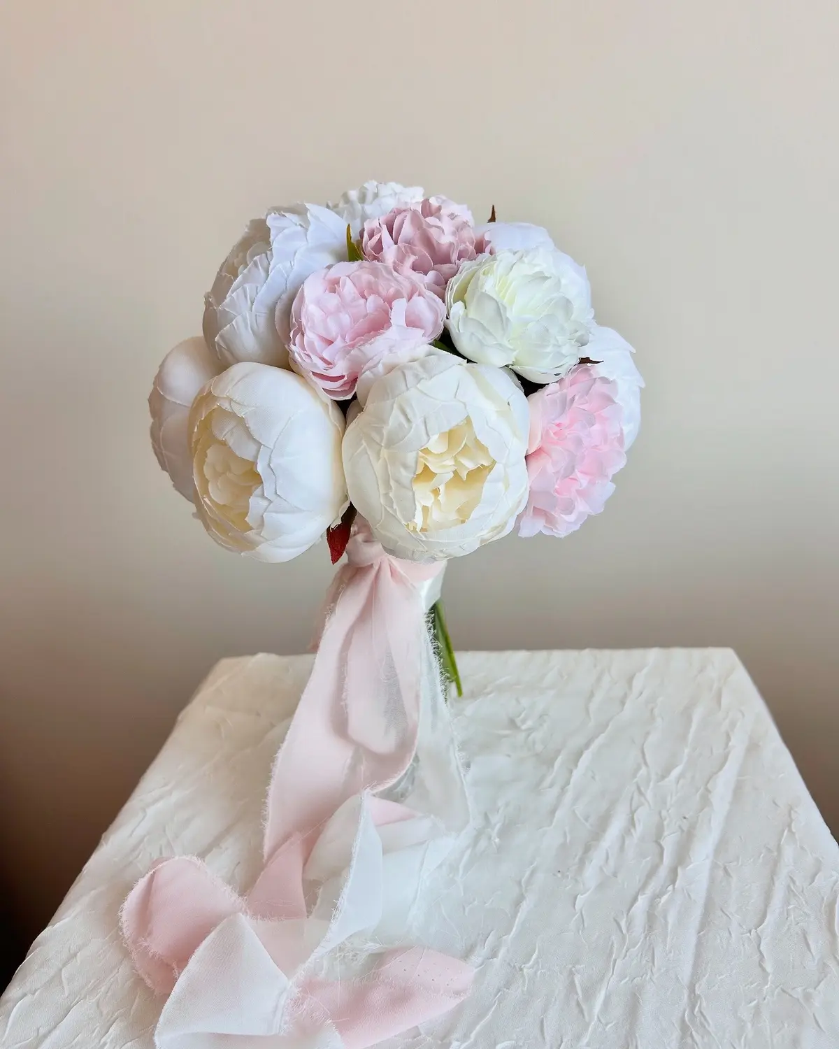 Soft Pembe Romantik Şakayık Gelin Buketi